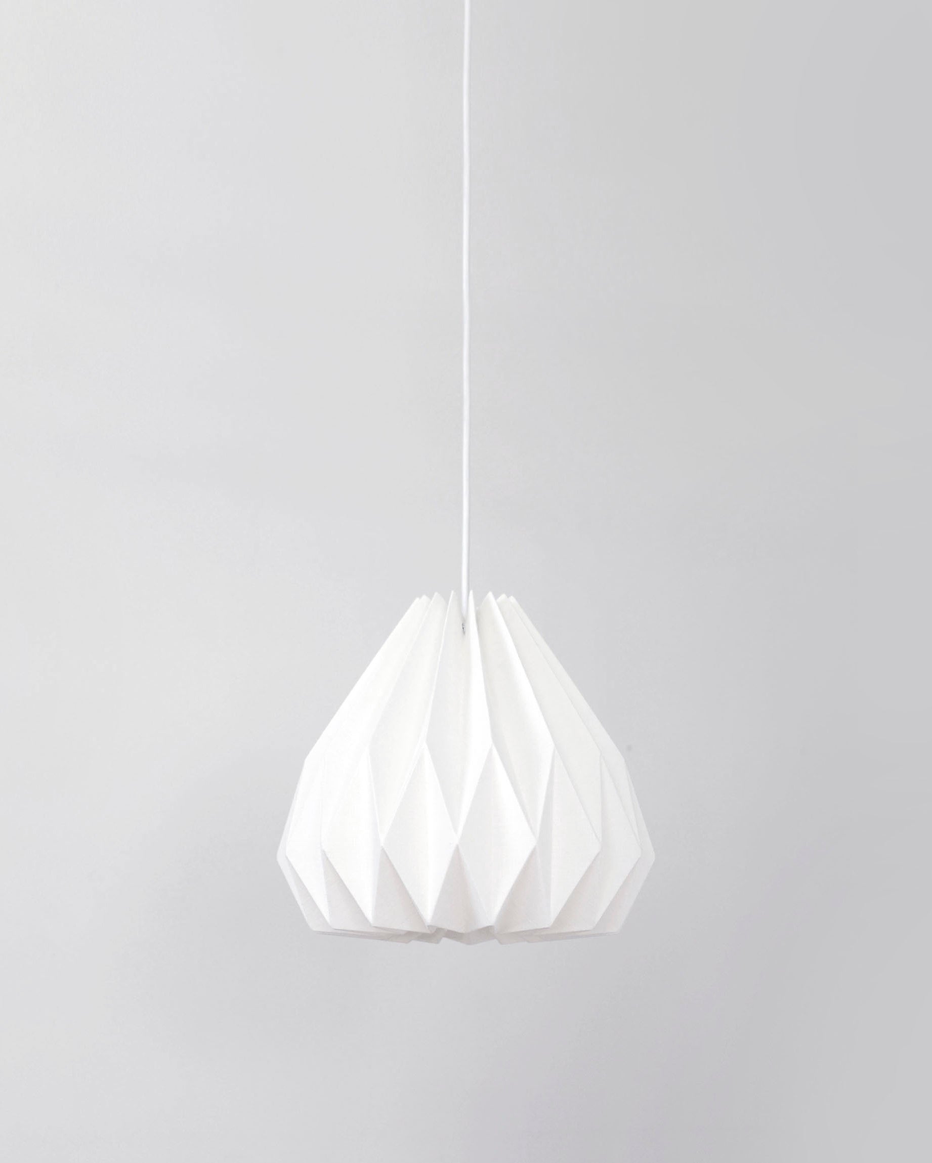 modern pendant lamps for warm ambient and task lighting