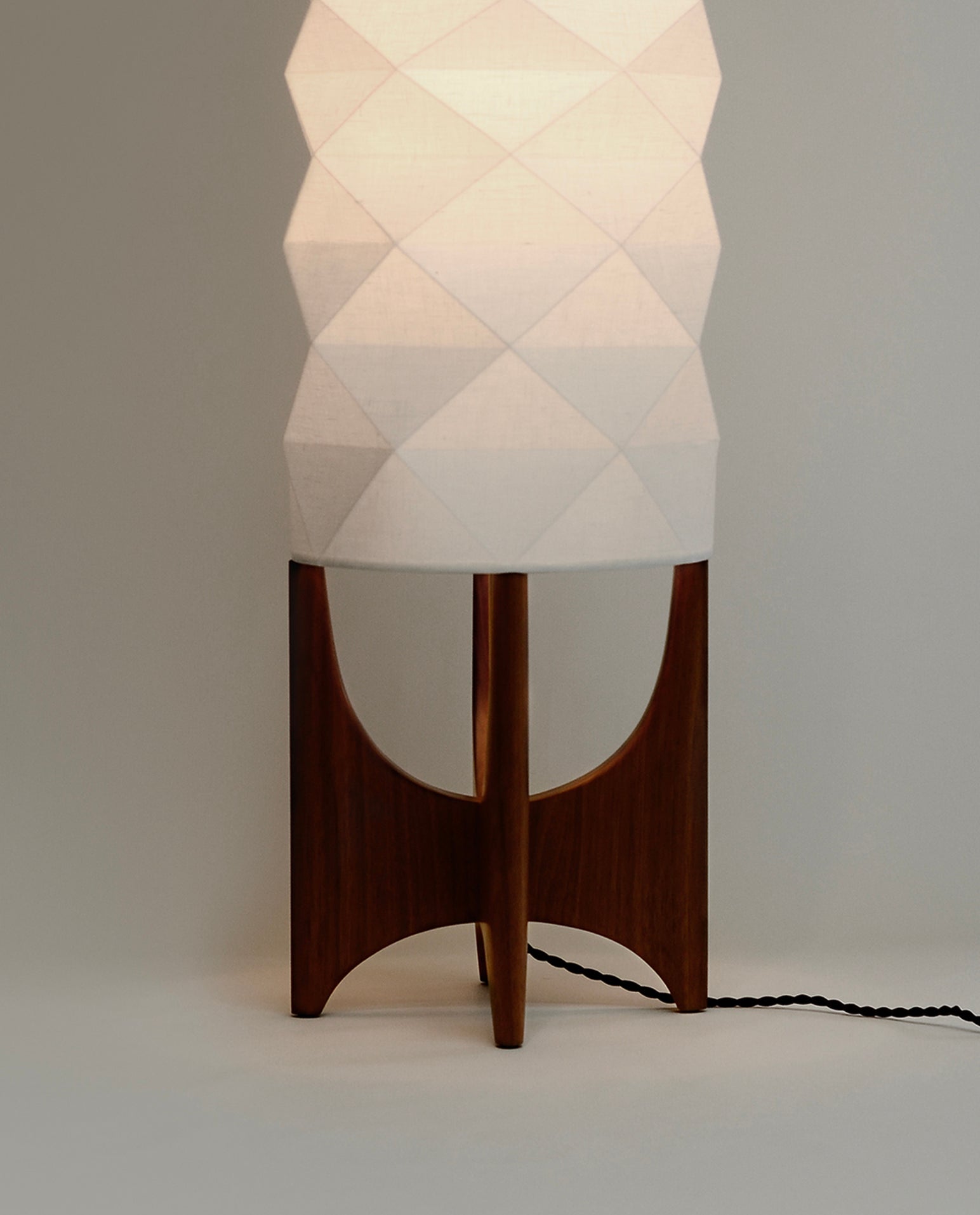 Grand Toro Table Lamp