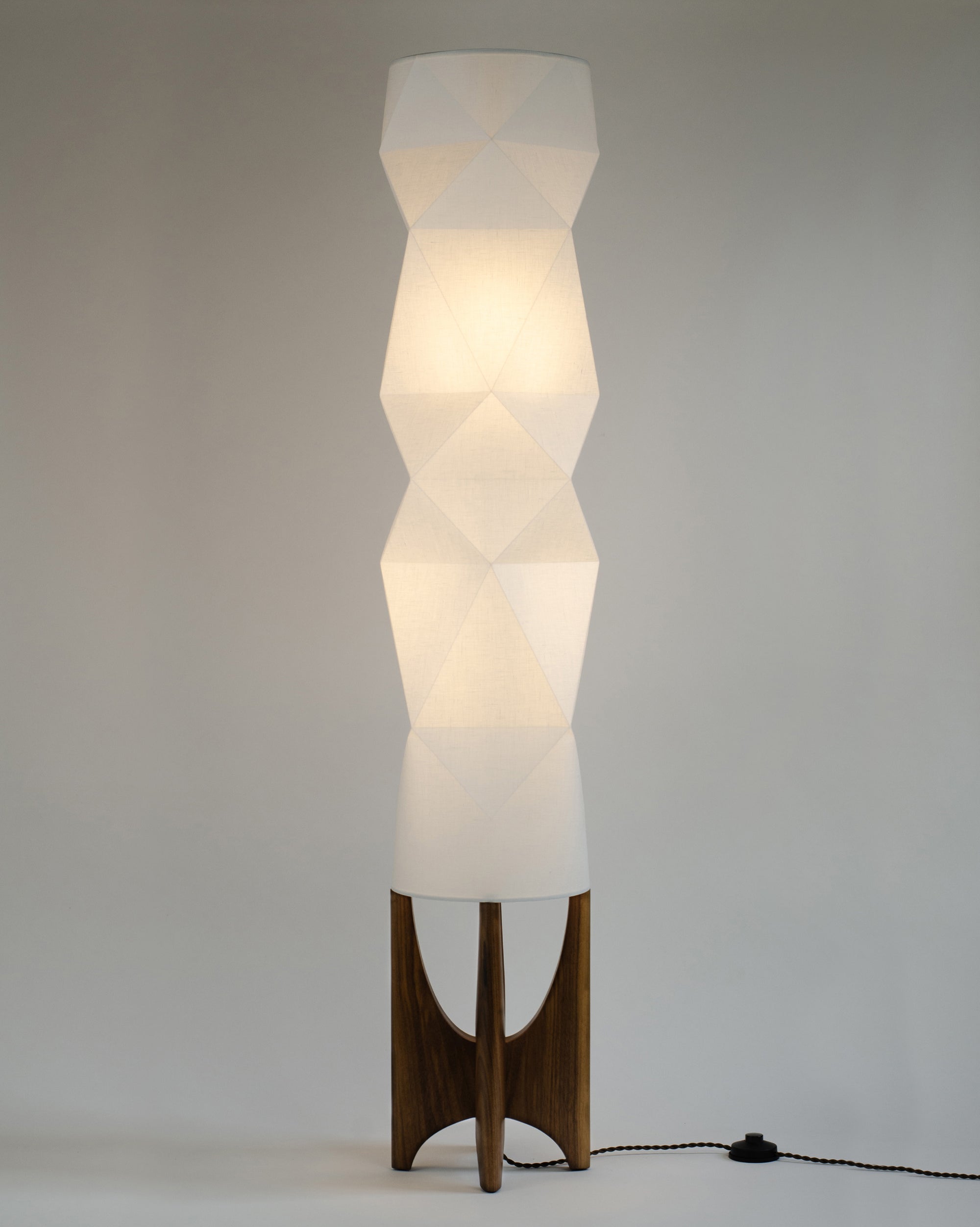 TōRō Floor Lamp